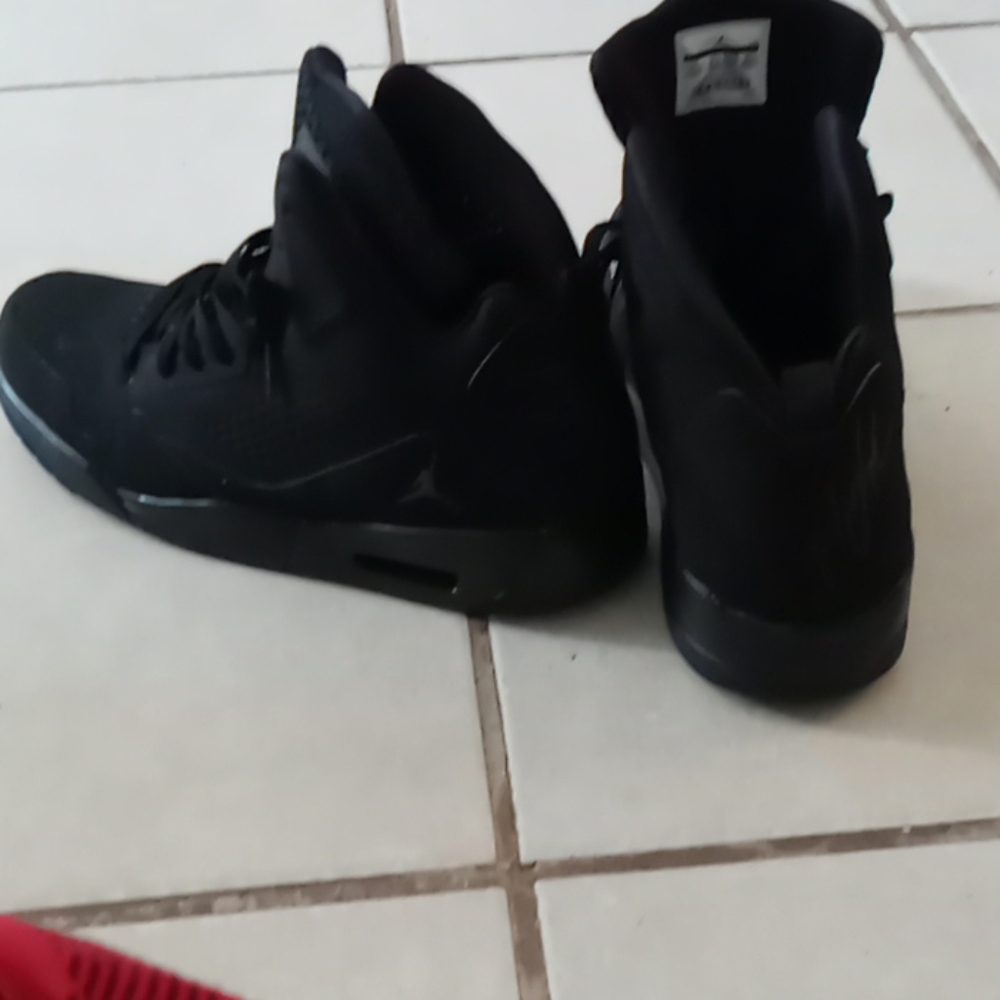 Shoes - Picture 2 of 8